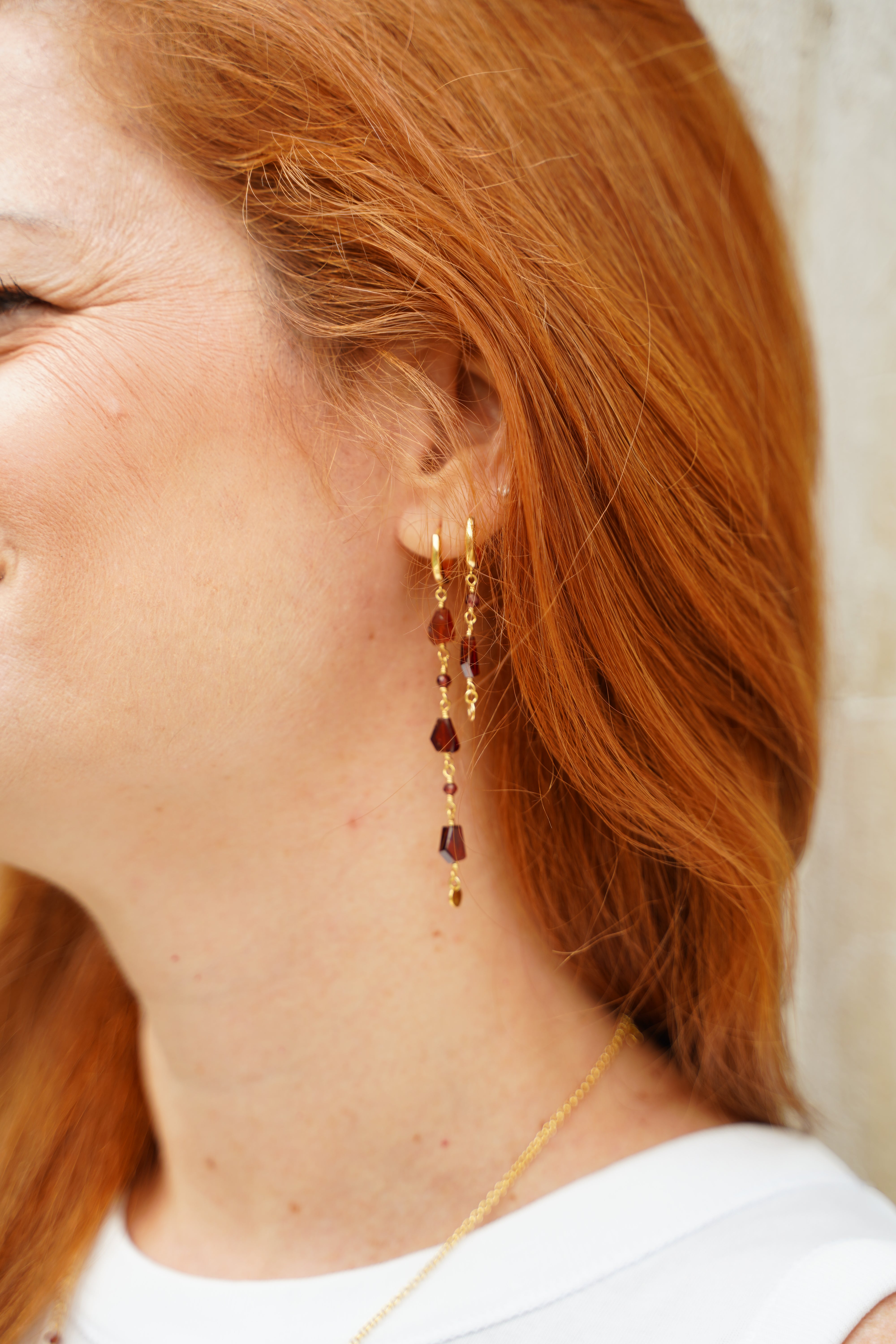 Brinco Granada Longo Prata 925