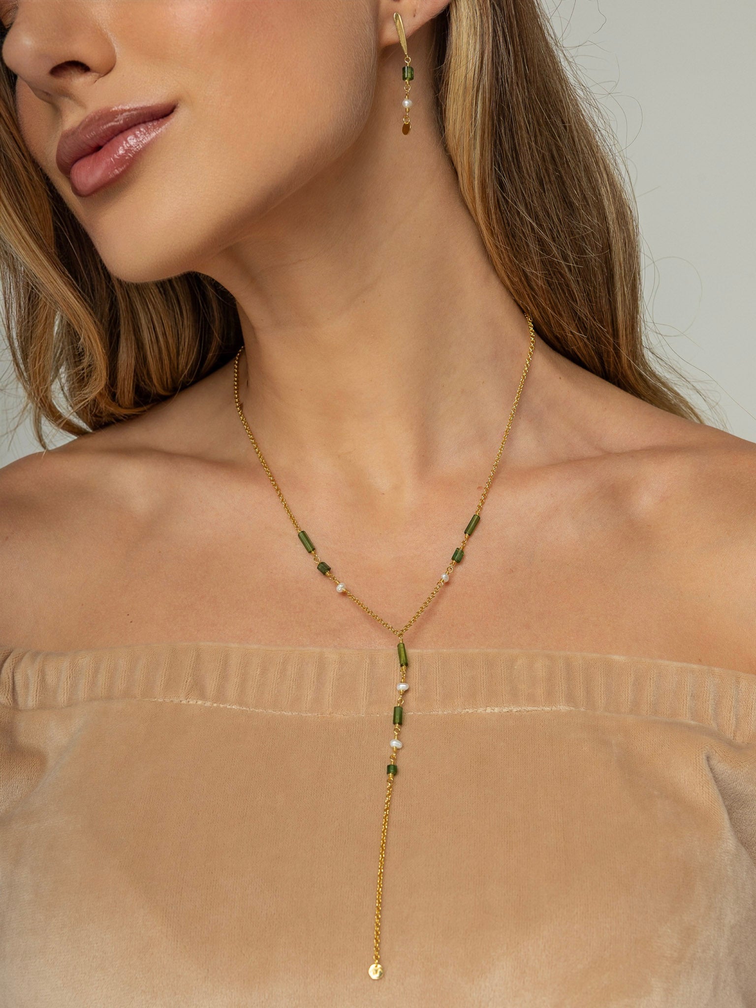 Colar Gravata Turmalina Verde e Pérolas em Prata 925