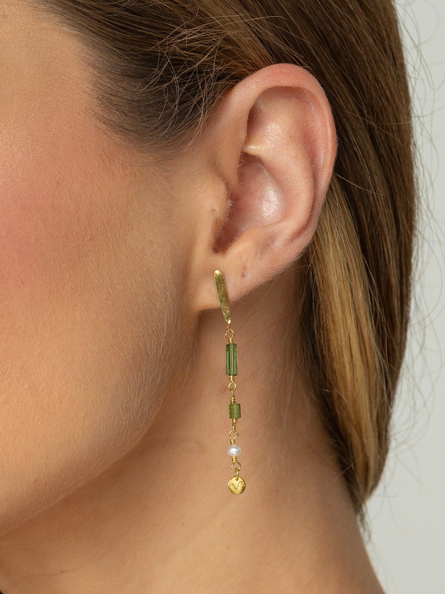 Brinco Turmalina Verde e Pérolas Médio Prata 925