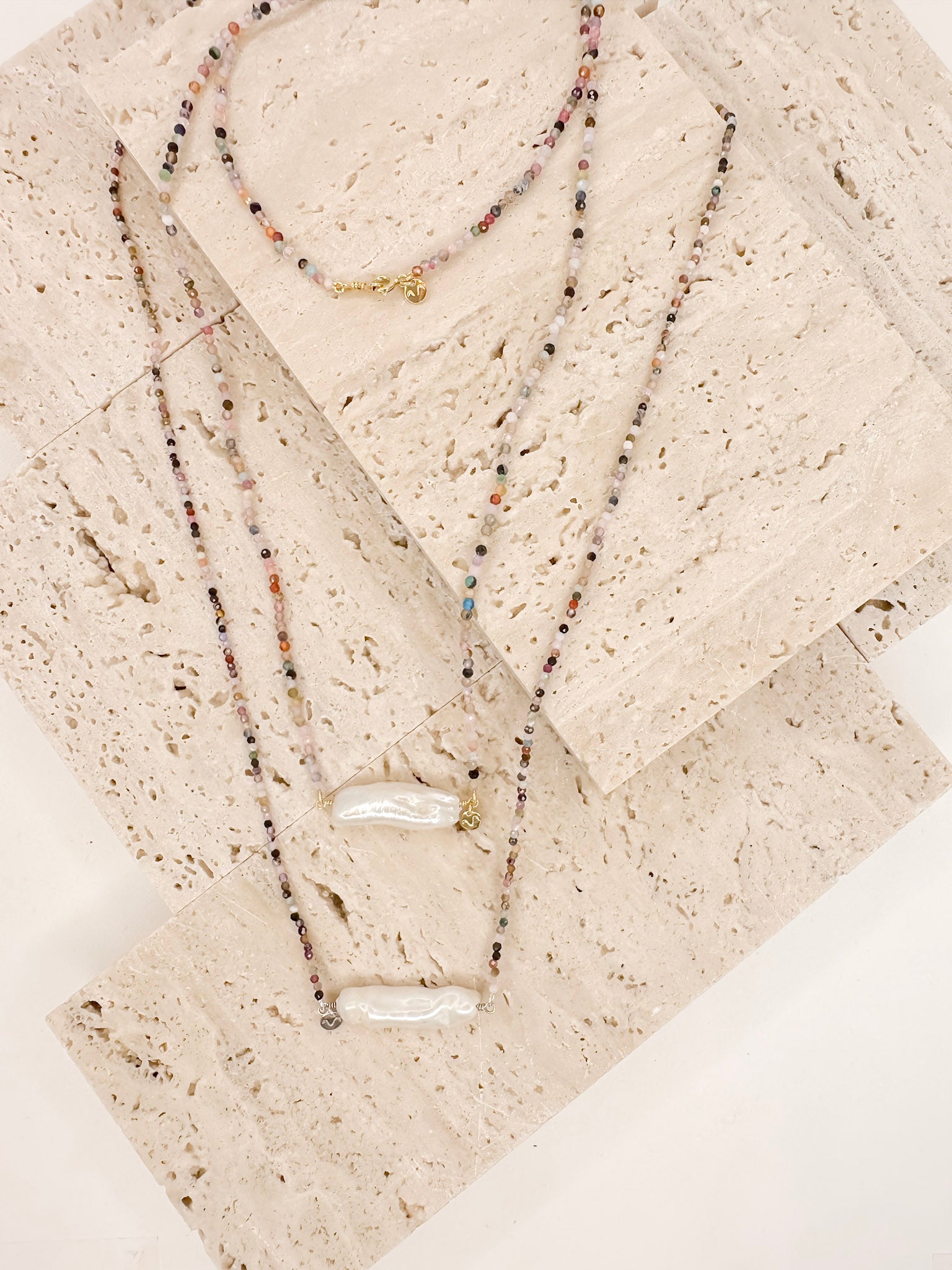 Colar Cometa Pedras Naturais e Pérola Barroca