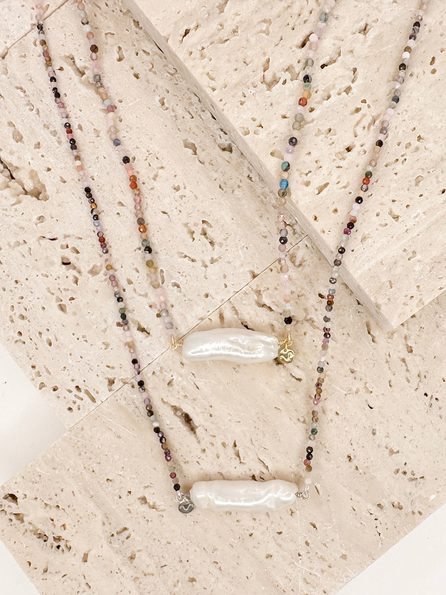 Colar Cometa Pedras Naturais e Pérola Barroca